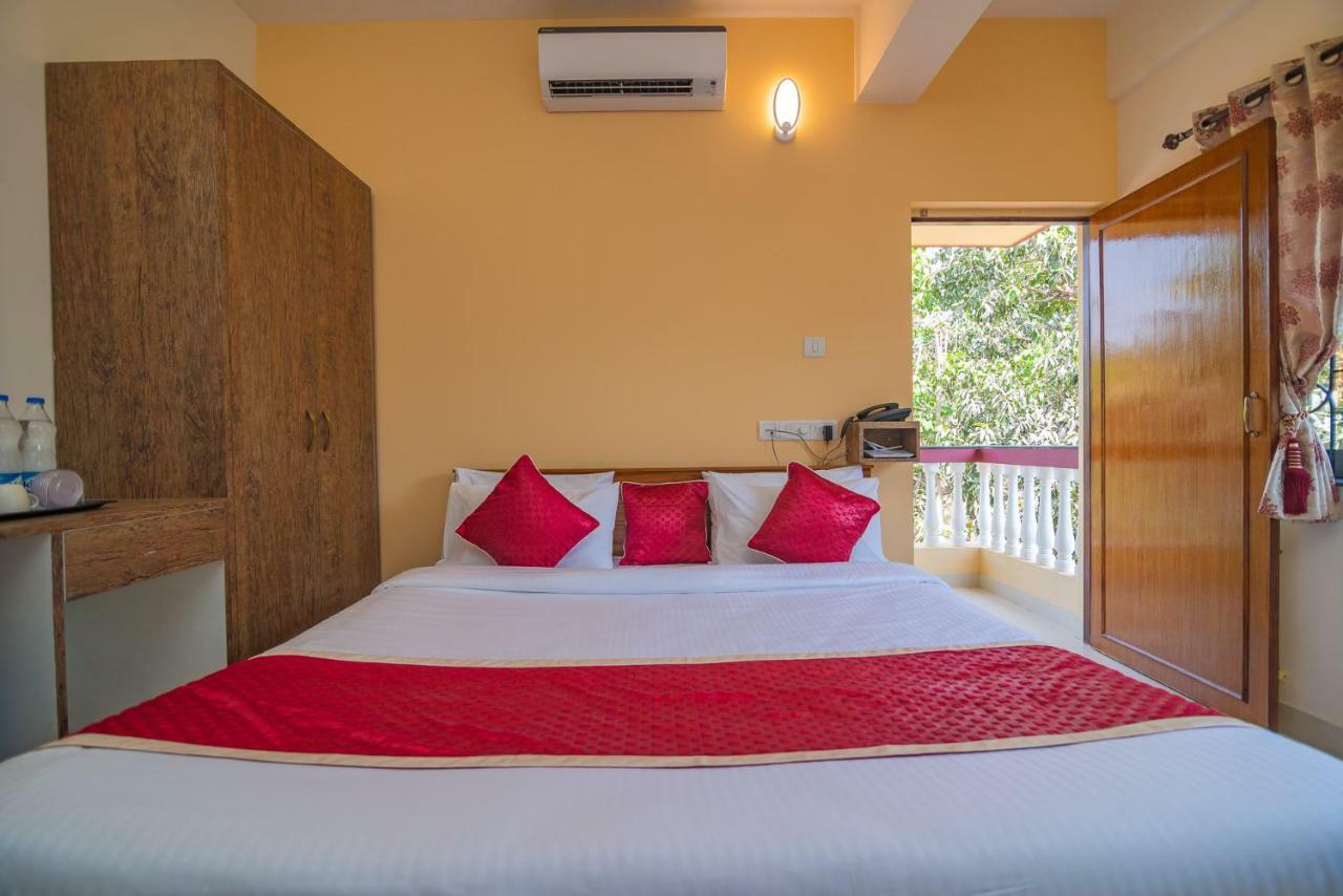 Di Casa Resort Calangute Exteriör bild
